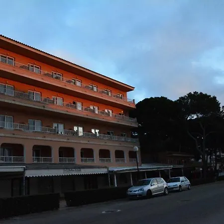 Alcina Hotel *